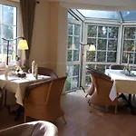 & Cafe Am Kraehenberg Pensjonat Halle (Saale)