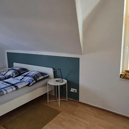 & Cafe Am Kraehenberg Πανσιόν Halle (Saale)