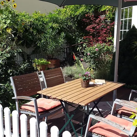 Πανσιόν & Cafe Am Kraehenberg