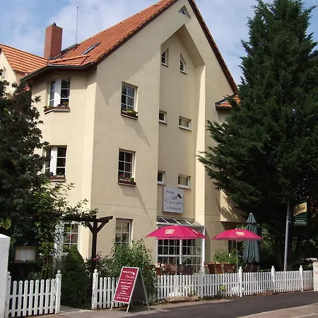 Guest house & Cafe Am Kraehenberg 3*