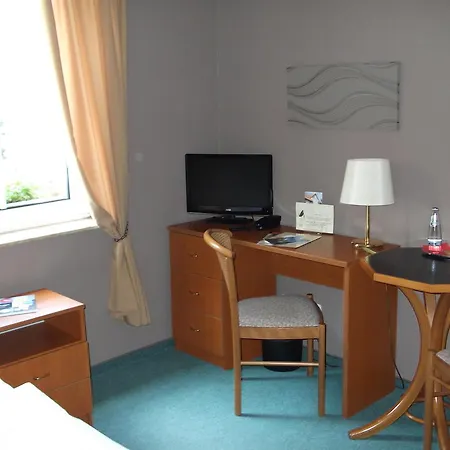 Guest house & Cafe Am Kraehenberg Halle (Saale)