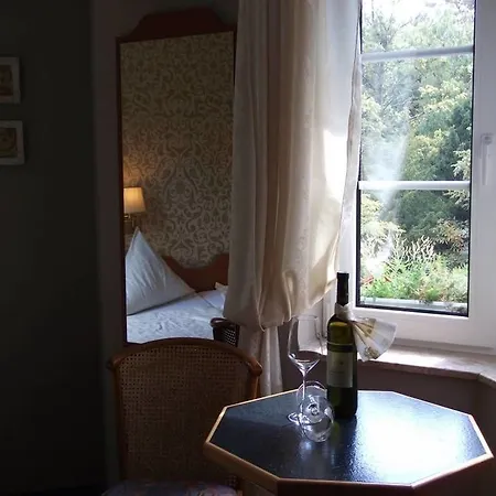& Cafe Am Kraehenberg Guest house Halle (Saale)
