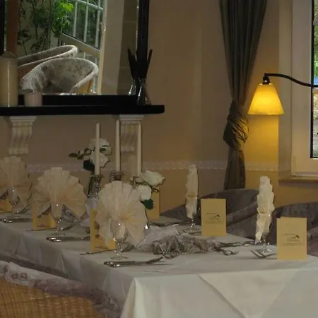 & Cafe Am Kraehenberg Guest house Halle (Saale)