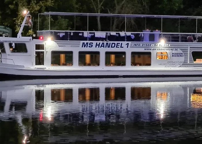 & Cafe Am Kraehenberg Penzion 3*