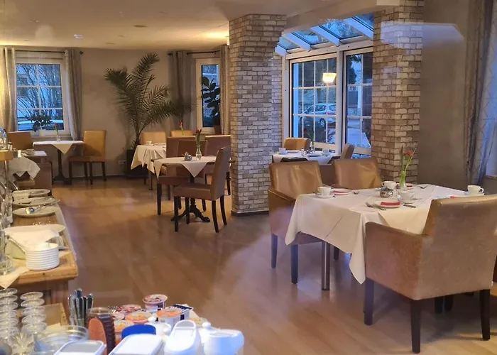 Konukevi & Cafe Am Kraehenberg 3*