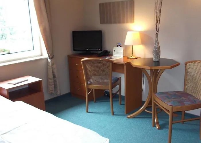 Konukevi & Cafe Am Kraehenberg 3*