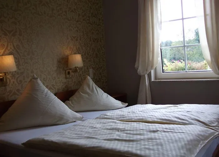 & Cafe Am Kraehenberg Penzion 3*