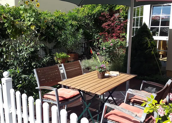 Konukevi & Cafe Am Kraehenberg